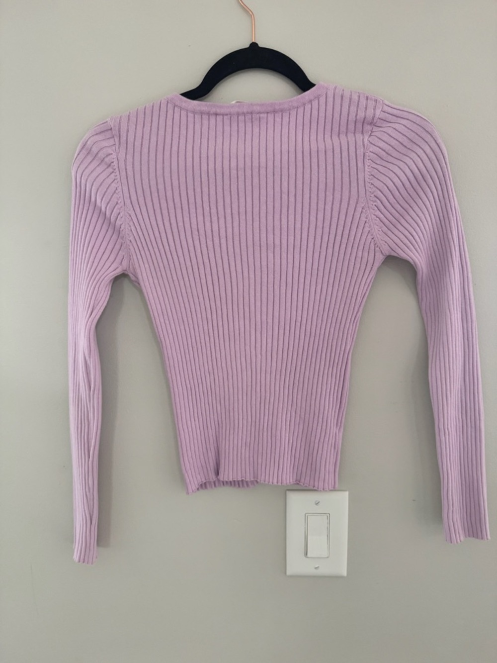 Light Purple Ribbed V-Neck Button-Up Top - Picture 2 of 4